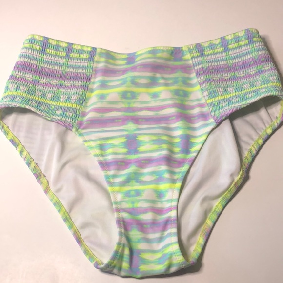 Victoria's Secret bikini Tie dye bottom Size L - Picture 2 of 5